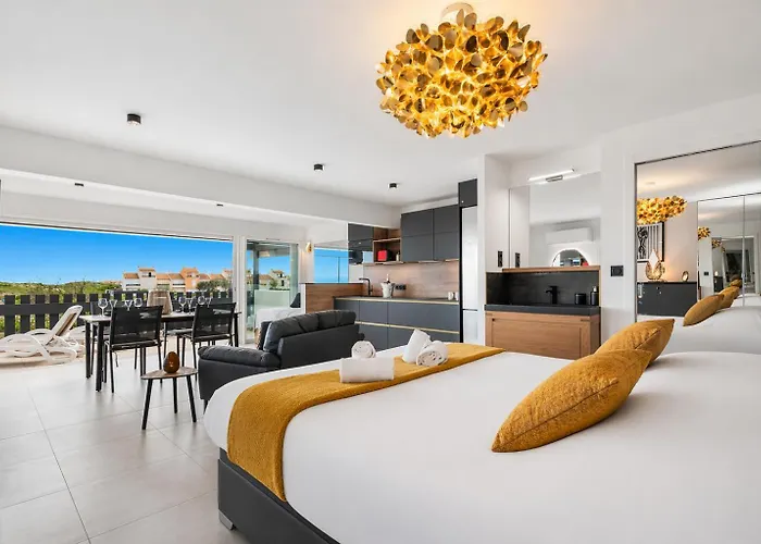 Aurora Port Nature - Vue Mer- Terrasse Plein Sud - Parking - Village Naturiste * Agde