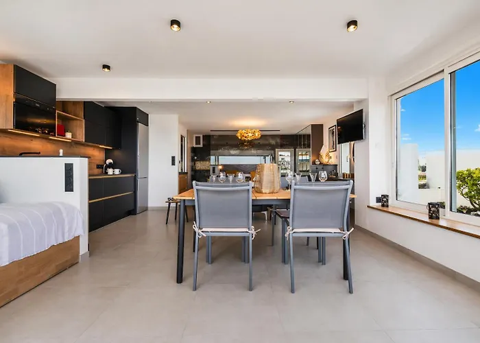 Aurora Port Nature - Vue Mer- Terrasse Plein Sud - Parking - Village Naturiste * Agde